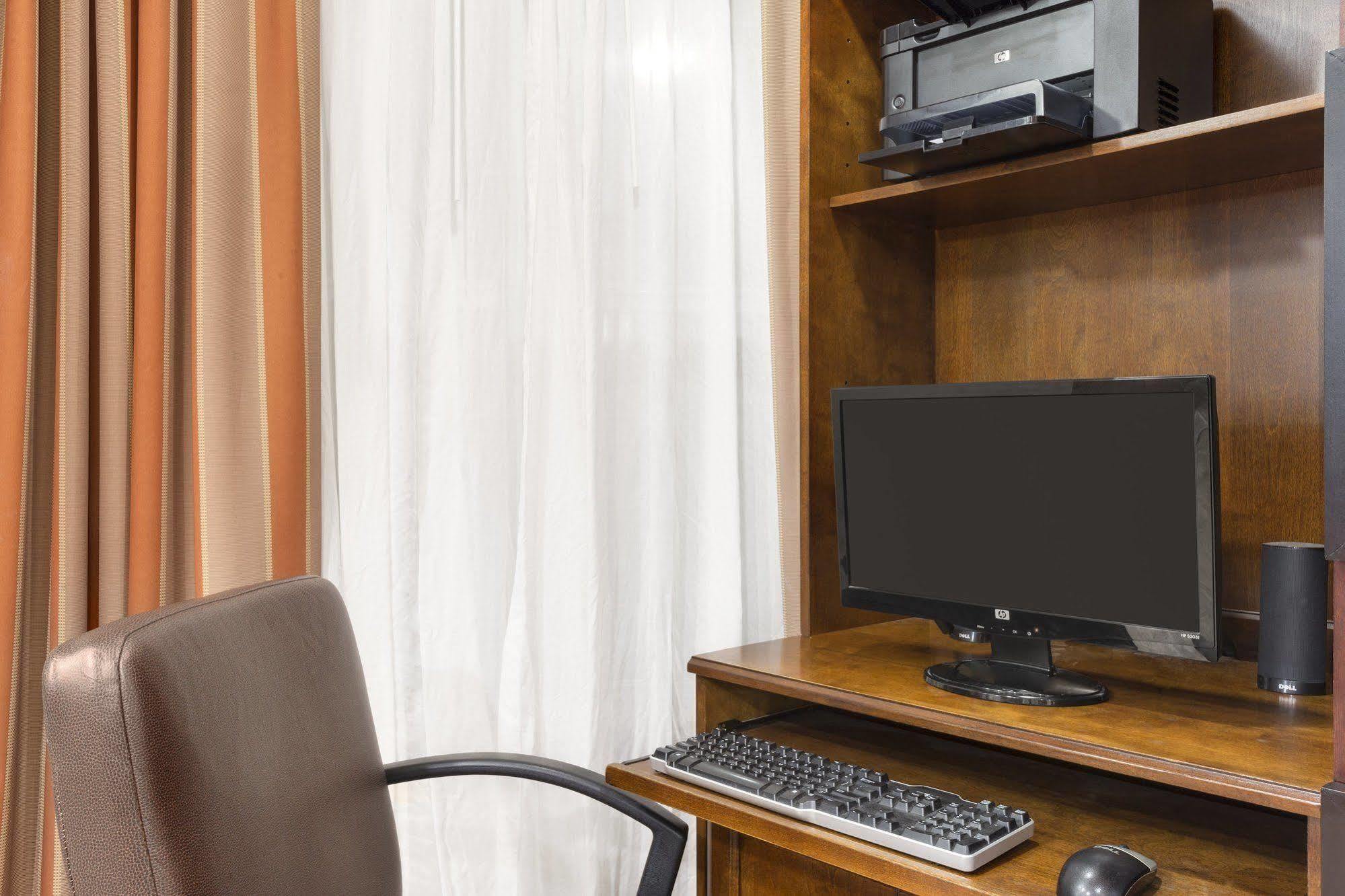 Country Inn & Suites By Radisson, Norman, Ok Bagian luar foto